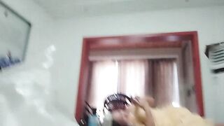 《私密大保健养》男技师上门服务手法高超把丰满少妇的大肥鲍鱼弄的淫水直流