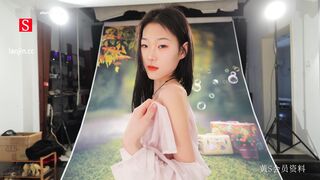 2025年最新流出【国模大尺度4K私拍】黄甫新人【润瑶】，净身高165cm，苗条学生妹，极品粉穴特写，超清画质