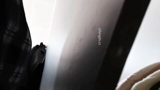 大神潜入舞蹈班女厕全景偷拍多位穿着连体练功服的美女脱光了尿尿