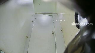 一月新流出❤️新场景厕拍大神高校女厕偷放高清设备近距离全景后拍学妹尿尿亲临其境的感觉