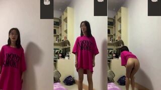 《百度云泄密》冒充艺校老师忽悠漂亮学妹脱光了看看身材和鲍鱼 (1)