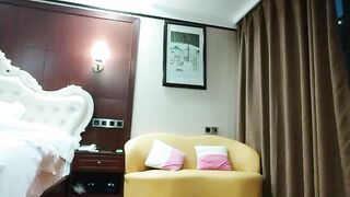 莱昂纳多探花学生装00后小萝莉清纯乖巧