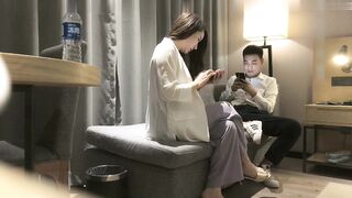 温柔气质御姐胸前鼓胀白嫩奶子_