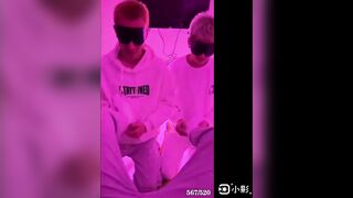 调教俩骚货玩双头龙