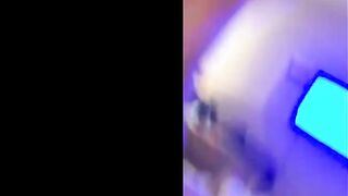 长相可爱身材高挑的淘宝小嫩模和大叔约啪赚外快