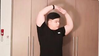 调教壮熊帅哥吸奶器夹子玩奶