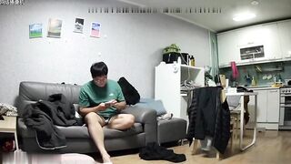 家庭摄像头破解大叔趁老婆不在家偷干白嫩小姨子