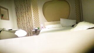 戴文胸少妇和闺蜜的帅气老公❤️开房偷情连干两炮中途喝杯茶歇一歇