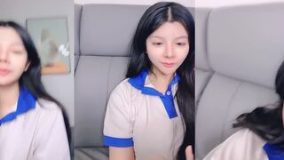 2025年2月新人正宗馒头逼【06妹妹】极品名器，高颜值美少女，好肥美的鲍鱼，还是个人工白虎，诱惑值拉满 (3)