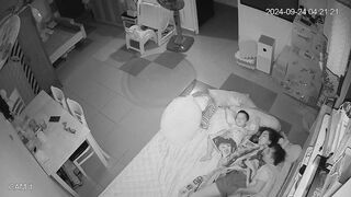 黑客破解家庭网络摄像头偷拍年轻夫妻的日常性生活少妇半夜总是 迷迷糊糊被舔逼一顿操 (1)