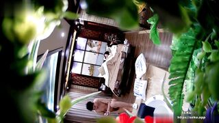 酒店偷拍稀有绿叶豪华套房❤️半夜开房的年轻男女模特身材美女没几下就把男的给搞射了~1