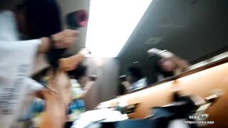 最新流出❤️大神潜入国内洗浴会所四处游走❤️更衣室近身偷拍JK嫩妹清纯学姐~1