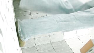 二月新流出精品厕拍❤️写字楼女厕前后景偷拍女同事尿尿戴领带骚妹来月事换卫生巾屁股沾了血