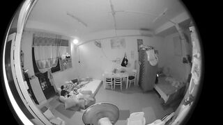 黑客破解家庭网络摄像头偷拍年轻夫妻的日常性生活少妇半夜总是 迷迷糊糊被舔逼一顿操 (2)