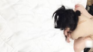 真实迷玩白皙无毛嫩妹❤️无意识随意摆玩胶带贴眼打鼾阔嘴勾鼻子插逼