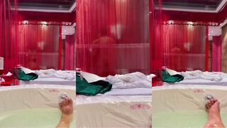 【重磅核弹】，坐标成都，绿帽夫妻露出大神，【小可爱】，宽窄巷子，公园景区，超大胆刺激！