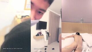 两个华人小伙找了个泰国漂亮美女，前后夹击角度完美，身材好又听话，跑到阳台上口交，被折腾得瘫在床上累的够呛