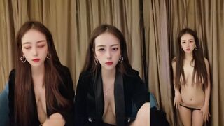 红唇大奶妹子【21岁姐姐】露逼自摸和炮友双人啪啪，后入性感大屁股呻吟娇喘，很是诱惑喜欢不要错过