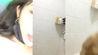 高颜值美女主播贝贝深夜浴室洗澡第二部 身材苗条声音很嗲诱人自摸 很是诱惑喜欢不要错过