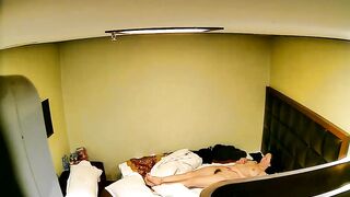 看起来挺老实的小青年艳福不浅旅店与吊钟大奶良家人妻少妇偷情叫的骚很激情颜射精子涂脸说美容的对白精彩.