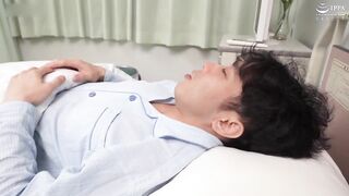 白衣的爆乳I CUP天使 按呼叫铃就能开始的秘密看护 若月みいな BOBB-361-C