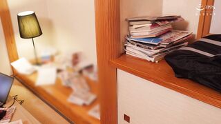 【喜欢像母亲一样的阿姨吗？】看熟女AV的事暴露 和母亲的中出性爱 美波桃 FERA-161-C