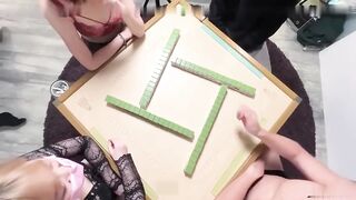 互换女友脱衣麻将边打边语言挑逗