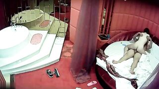 一对男女豪华浴缸房开房打炮