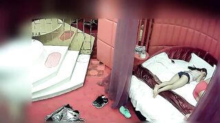 情趣酒店白嫩睡裙小姐姐